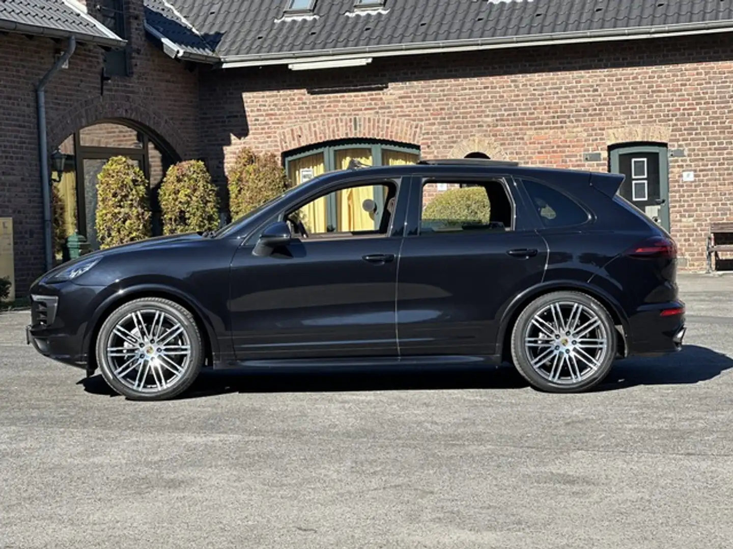 Porsche Cayenne Diesel Platinum Edition SPORTDESIGN*21 TURBO*PANOR Schwarz - 1