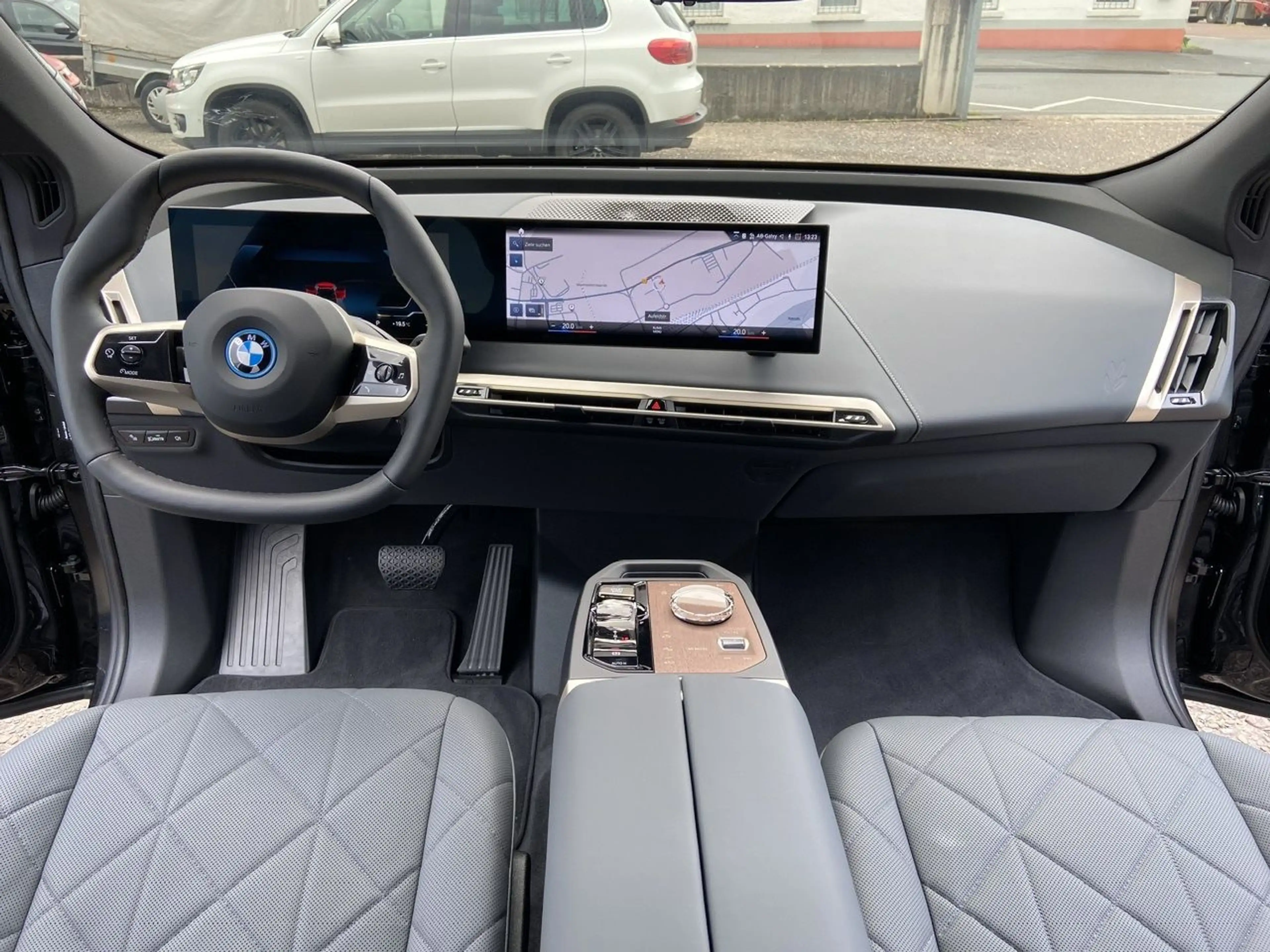 BMW iX M 60 ~Leder Amido~Pano~B&W~Soft~Export . — photo 12