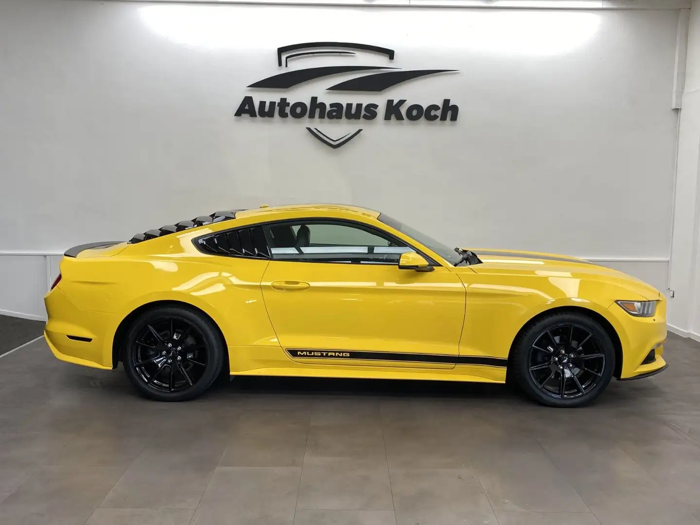 Ford Mustang MUSTANG 2.3 ECOBOOST - 50 YEARS MIT SHELBY LOOK! Jaune - 2