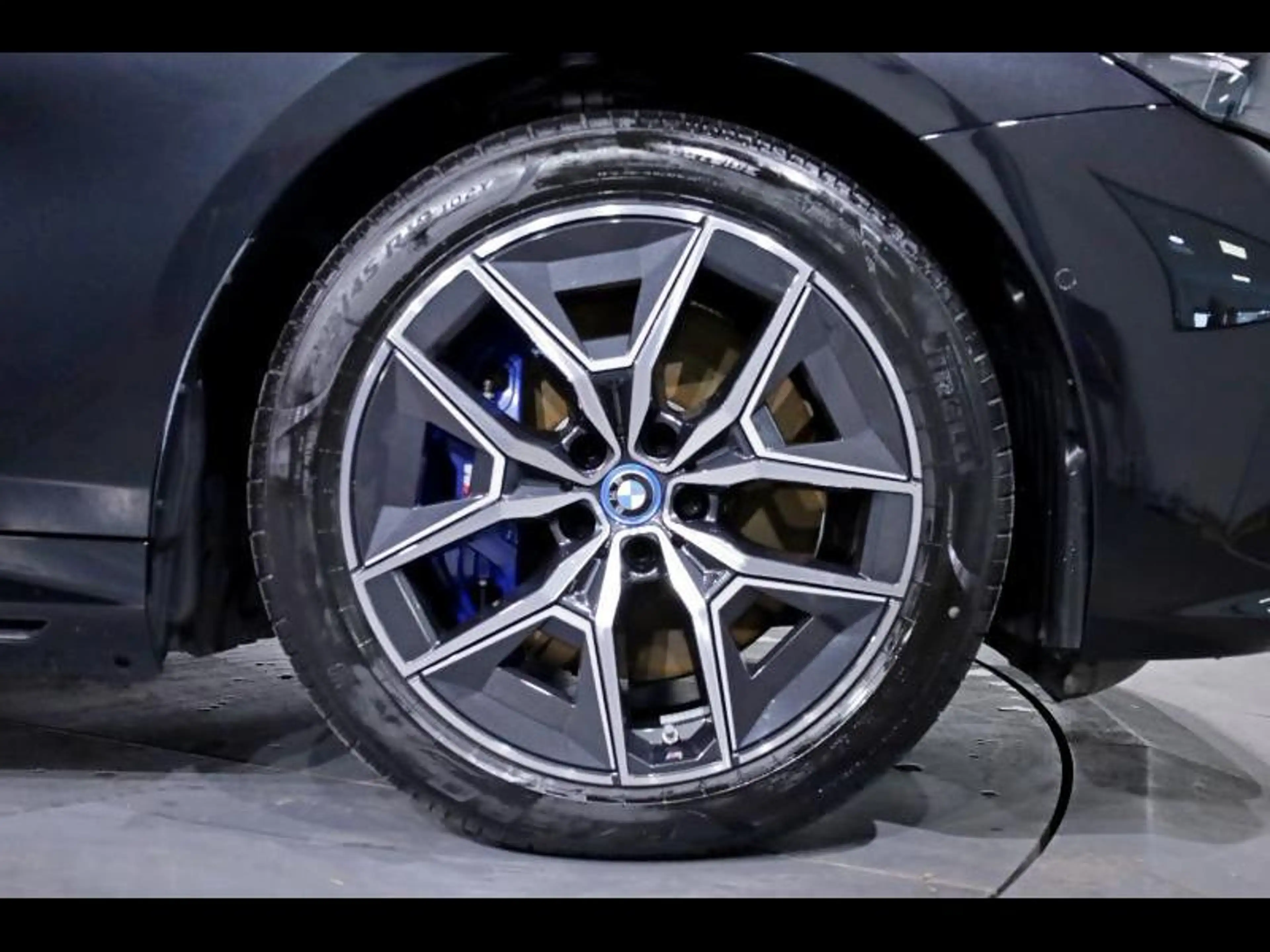 BMW i5 eDrive40 Touring Kit M Sport — photo 8