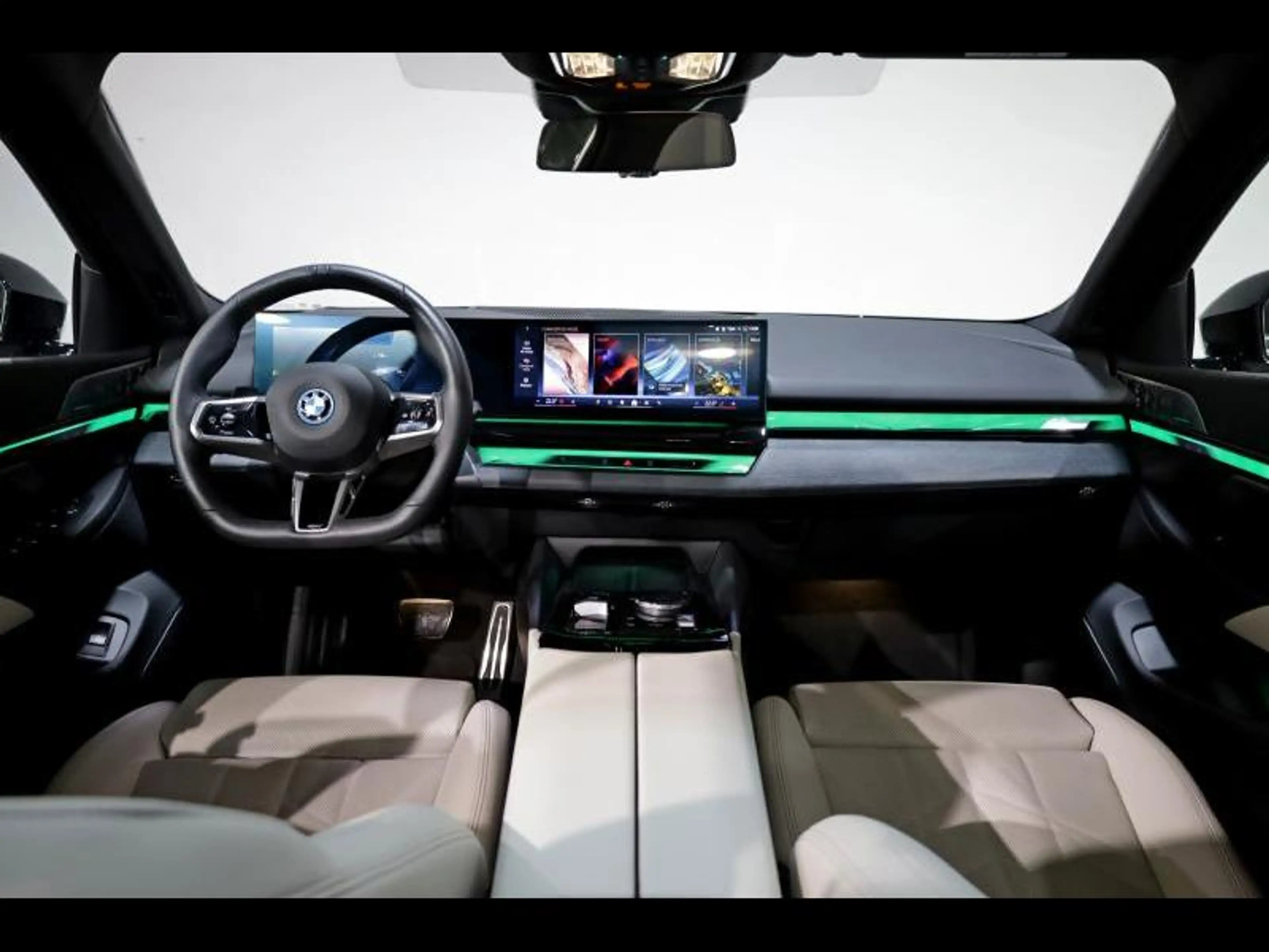BMW i5 eDrive40 Touring Kit M Sport — photo 7