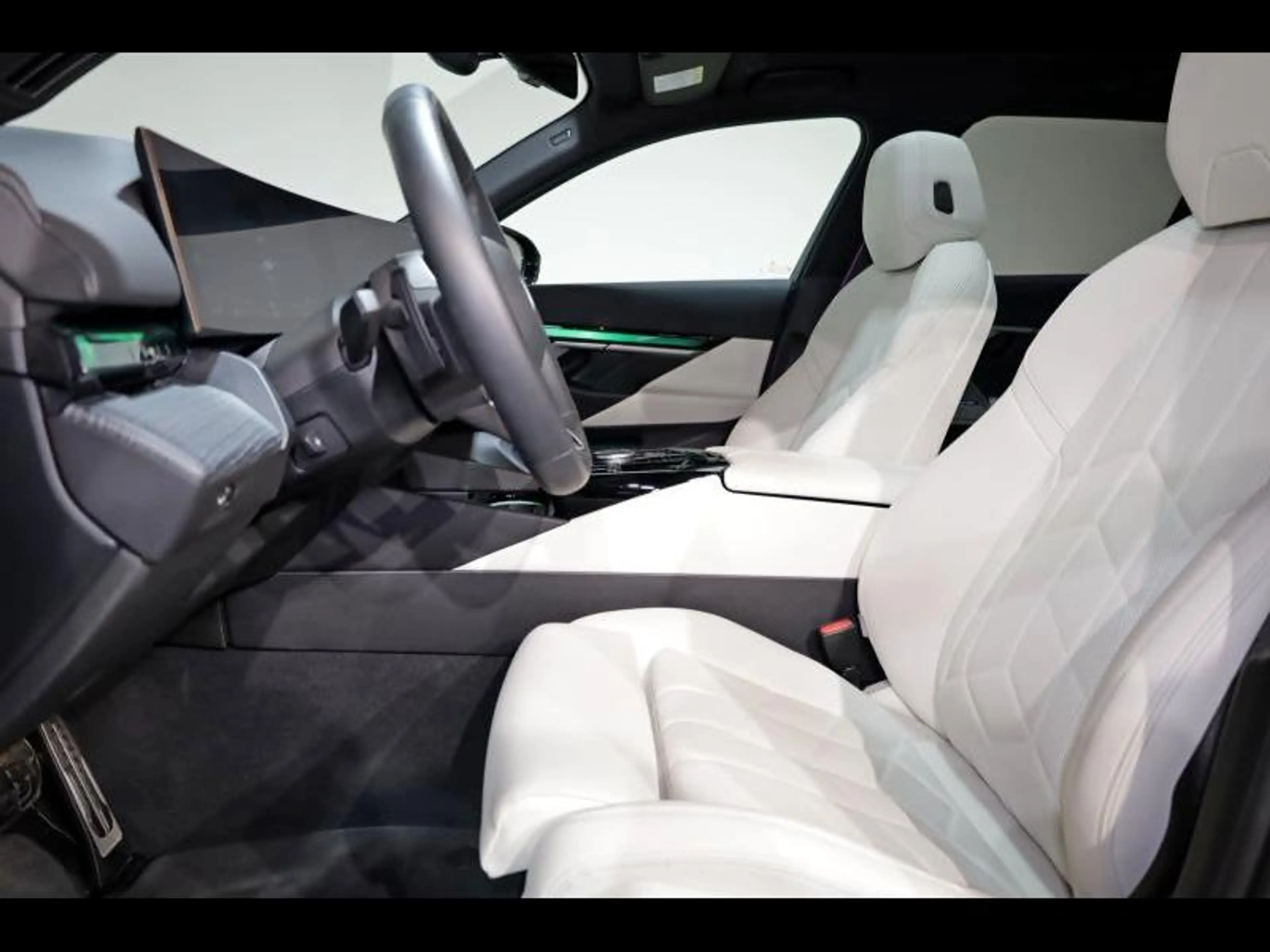 BMW i5 eDrive40 Touring Kit M Sport — photo 9