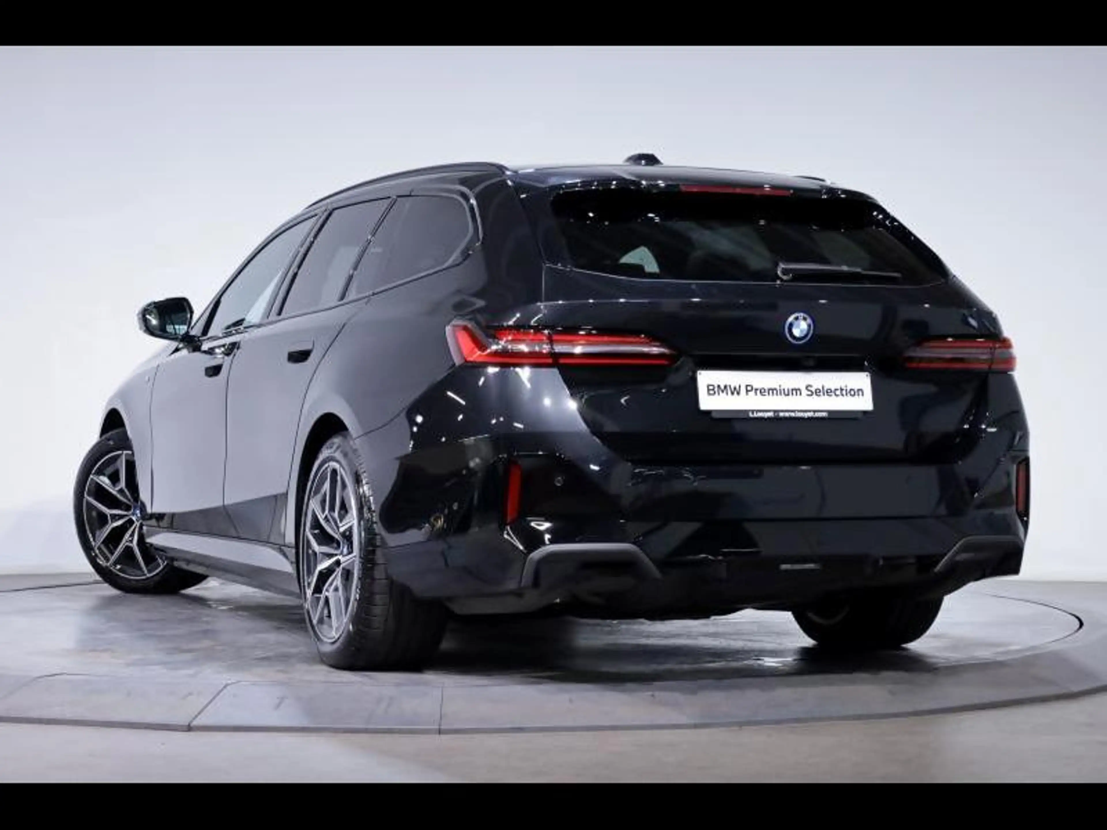 BMW i5 eDrive40 Touring Kit M Sport — photo 5