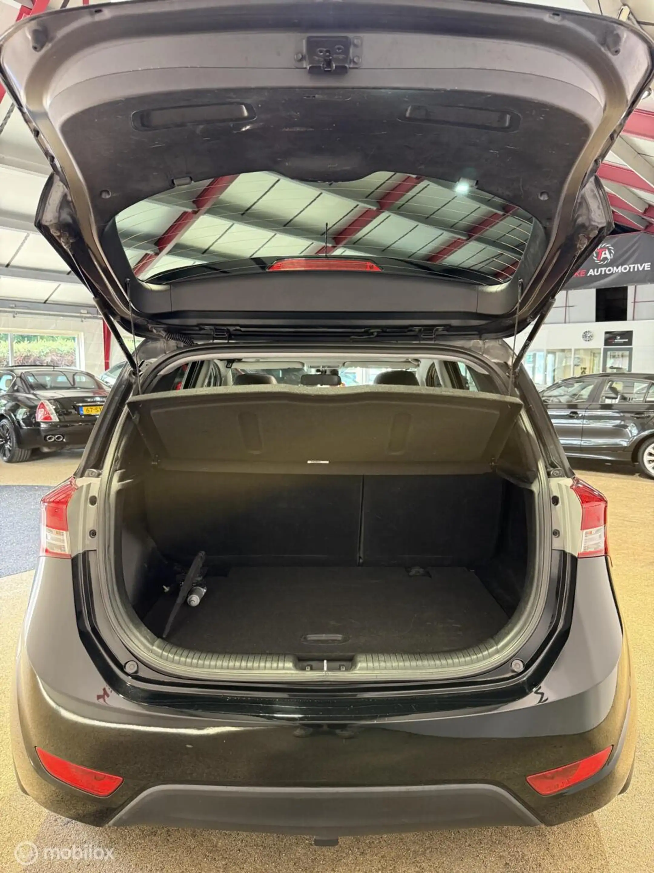 Hyundai iX20 1.6i i-Catcher AUT/CLIM/CRUIS/PANO/CAM/APK/NAP — photo 11
