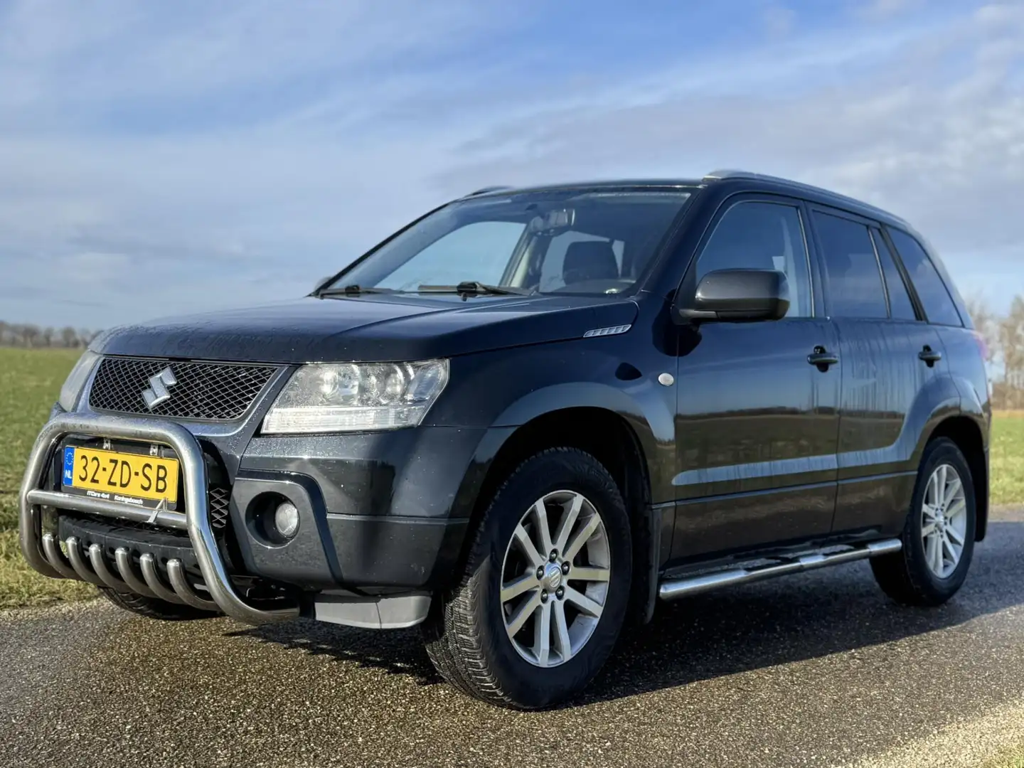 Suzuki Grand Vitara 2.0-16V Limited Schwarz - 1