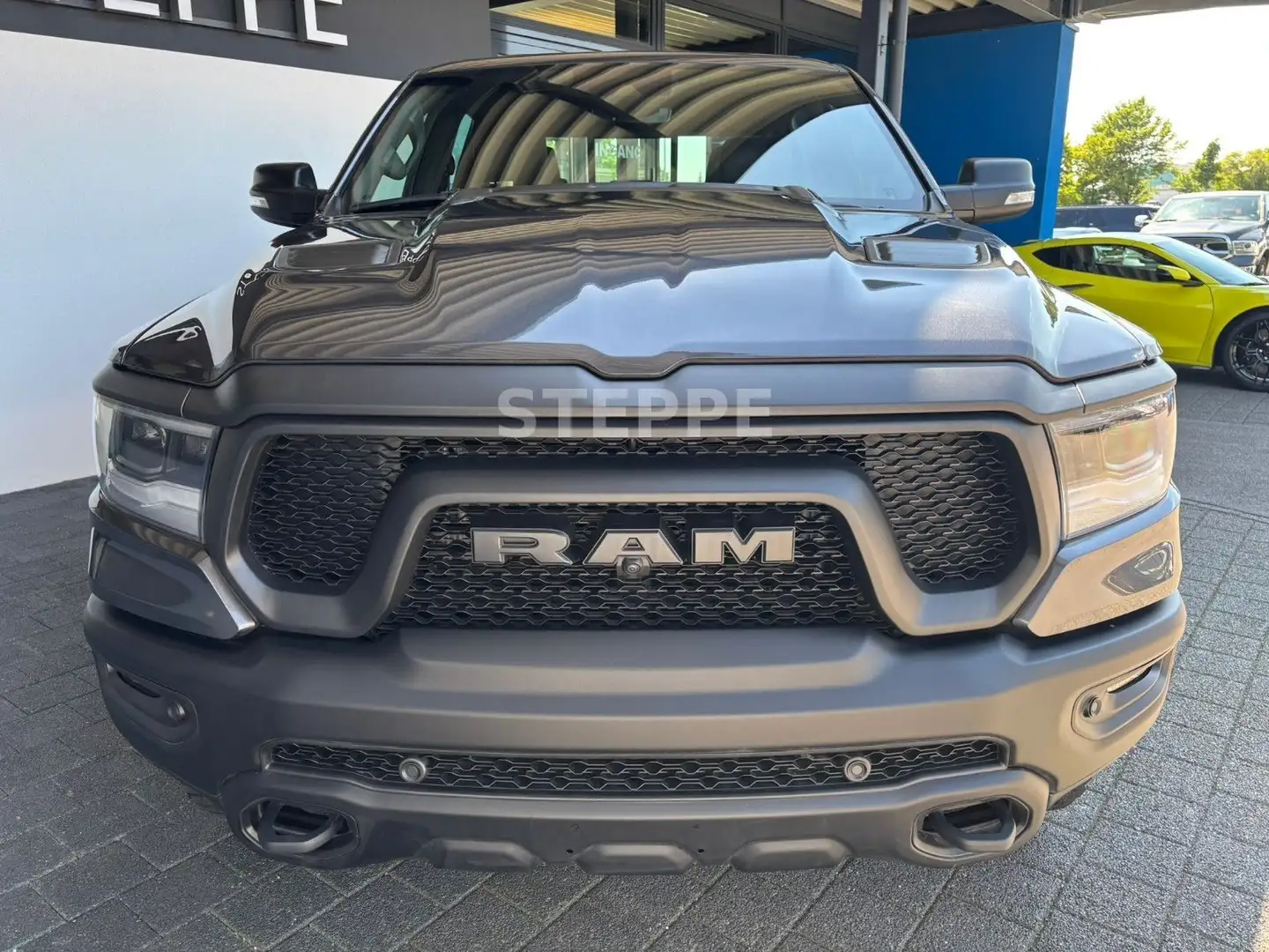 Dodge RAM 1500 REBEL 5,7V8 LPG NIGHT ACC, Luftfed,360° Grau - 2