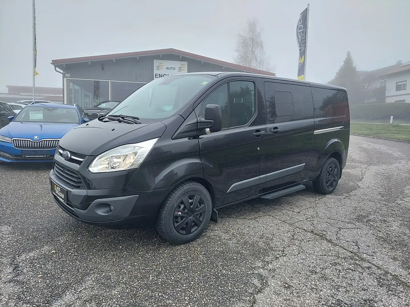 Ford Tourneo Custom L2H1 Trend 2,0 TDCi Schwarz - 2
