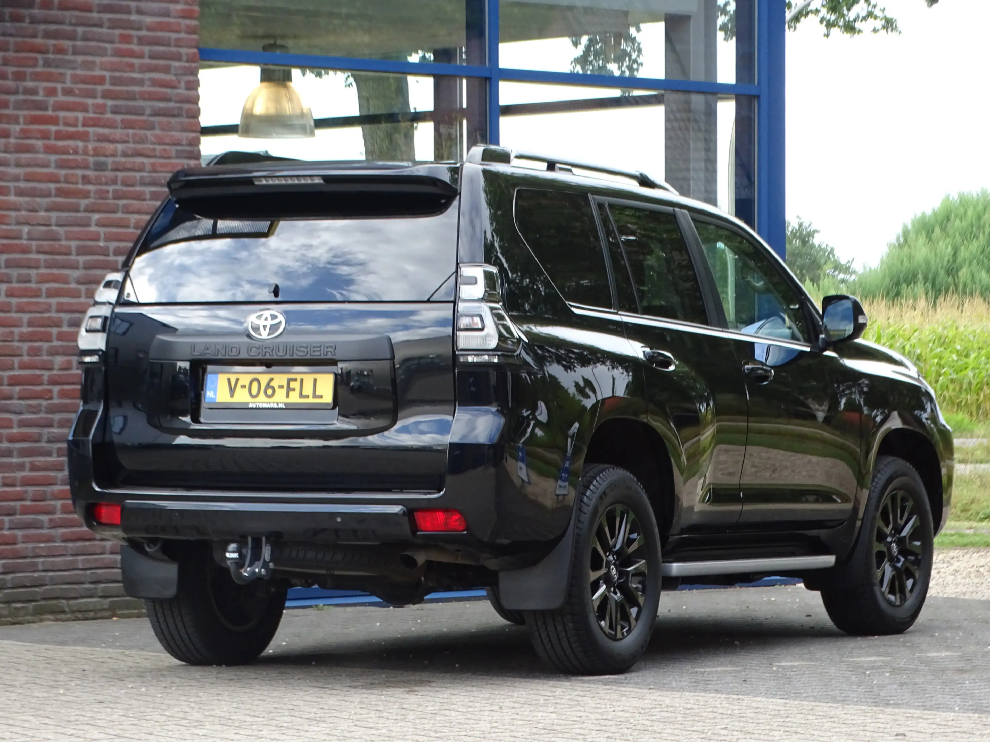 Toyota Land Cruiser 2.8 D-4D-F Professional High Roof Window Van TREKH — photo 15