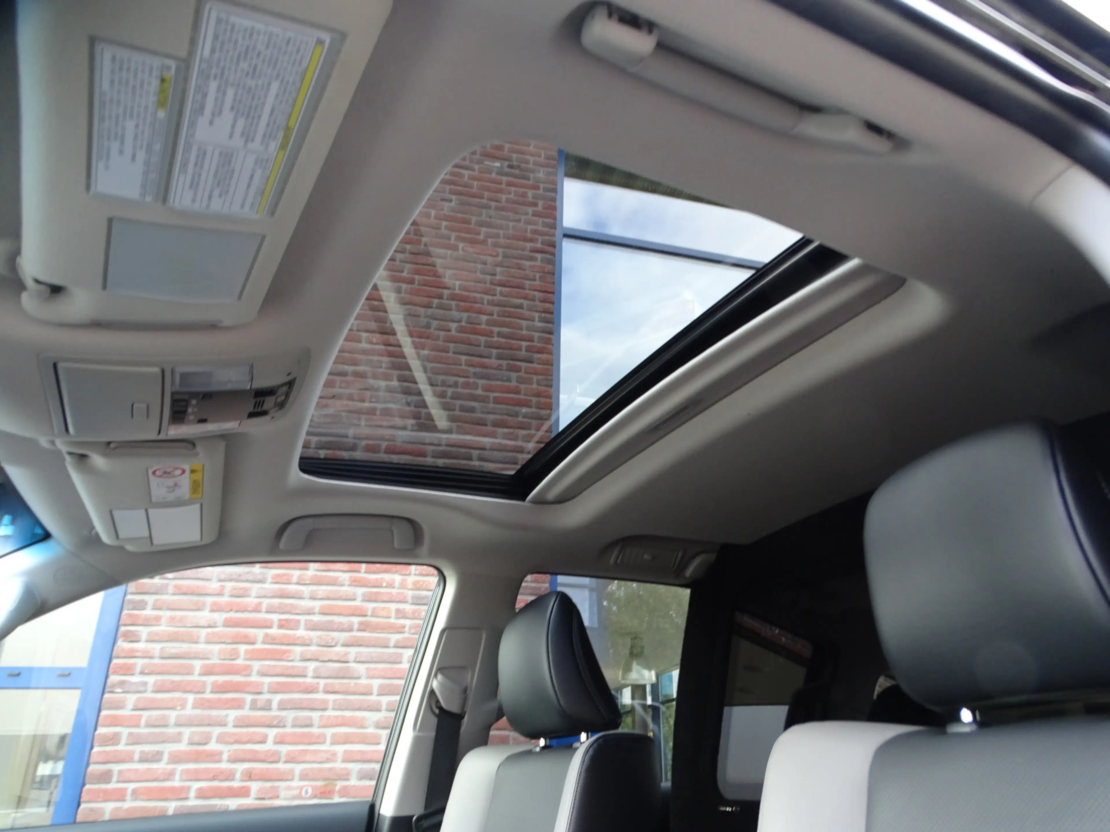 Toyota Land Cruiser 2.8 D-4D-F Professional High Roof Window Van TREKH — photo 7