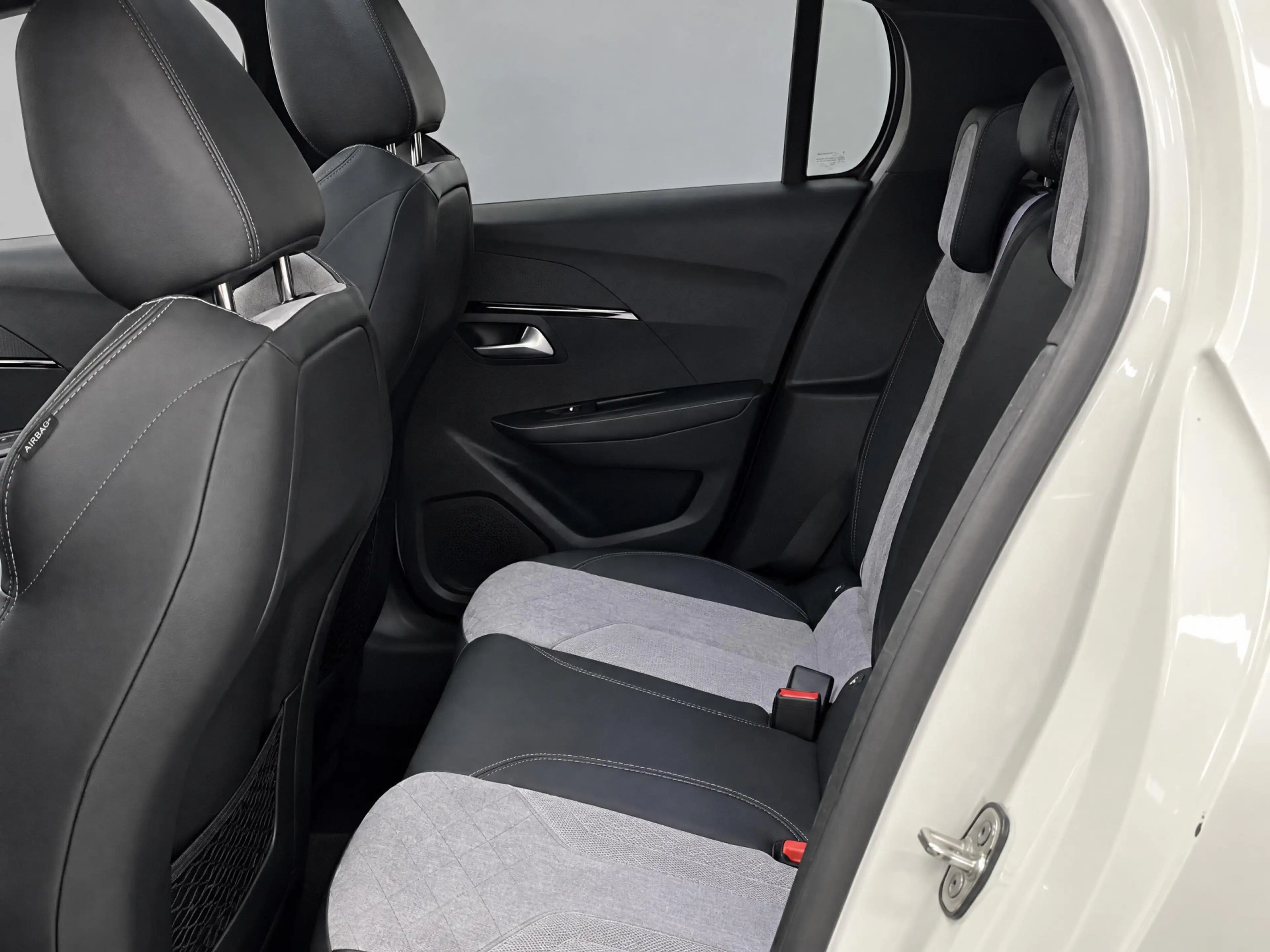 Peugeot e-208 EV GT 350 50 kWh | PANORAMADAK | ADAPTIEVE CRUISE — photo 15