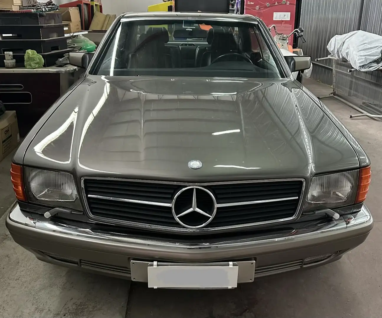 Mercedes-Benz 560 SEC Gris - 2