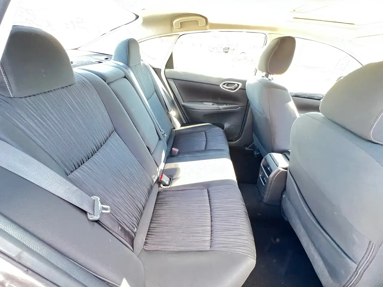Nissan Sentra снимка Nissan Sentra