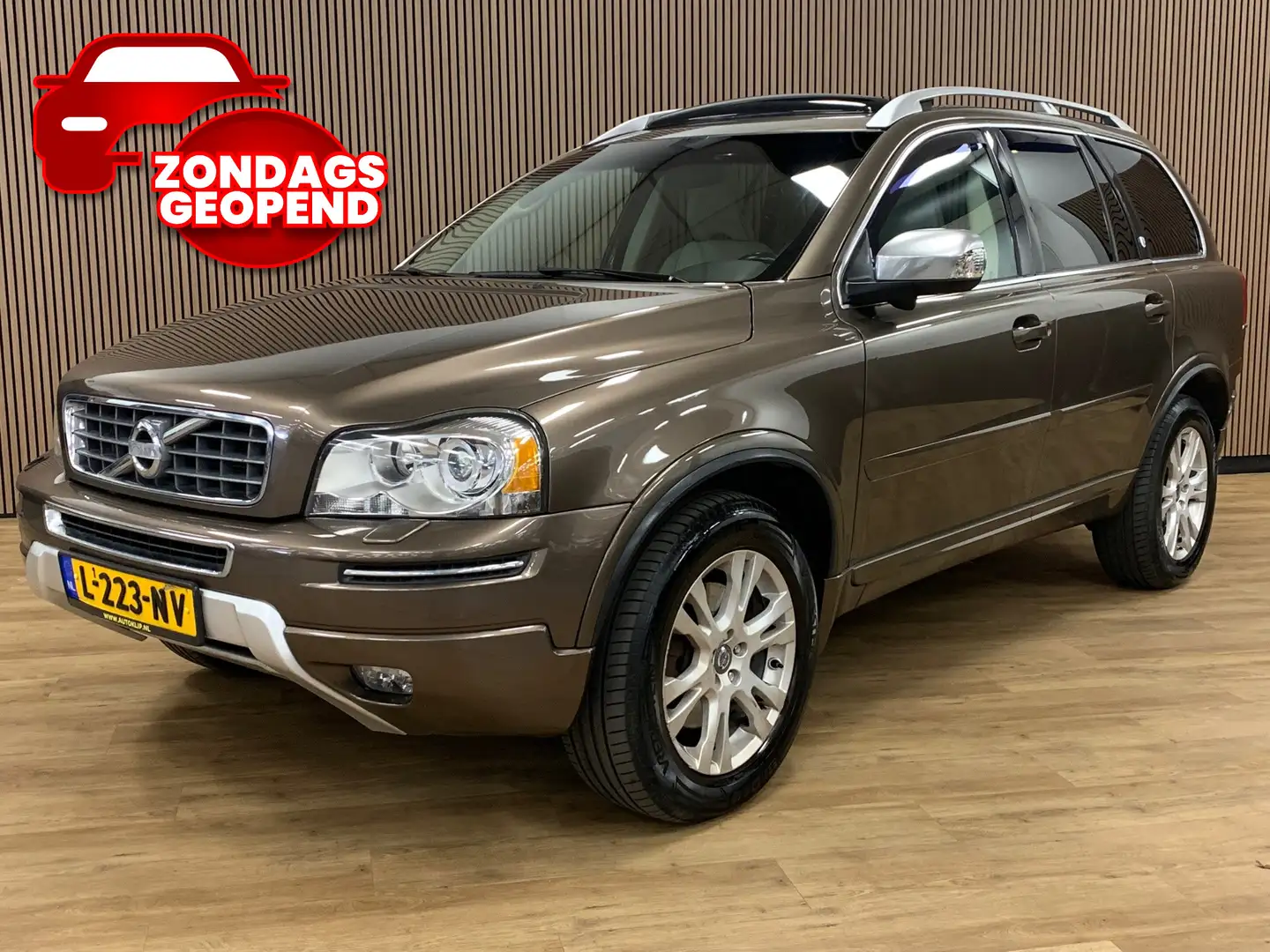 Volvo XC90 3.2 R-Design-7 Persoons-105000-Opendak- Brun - 1