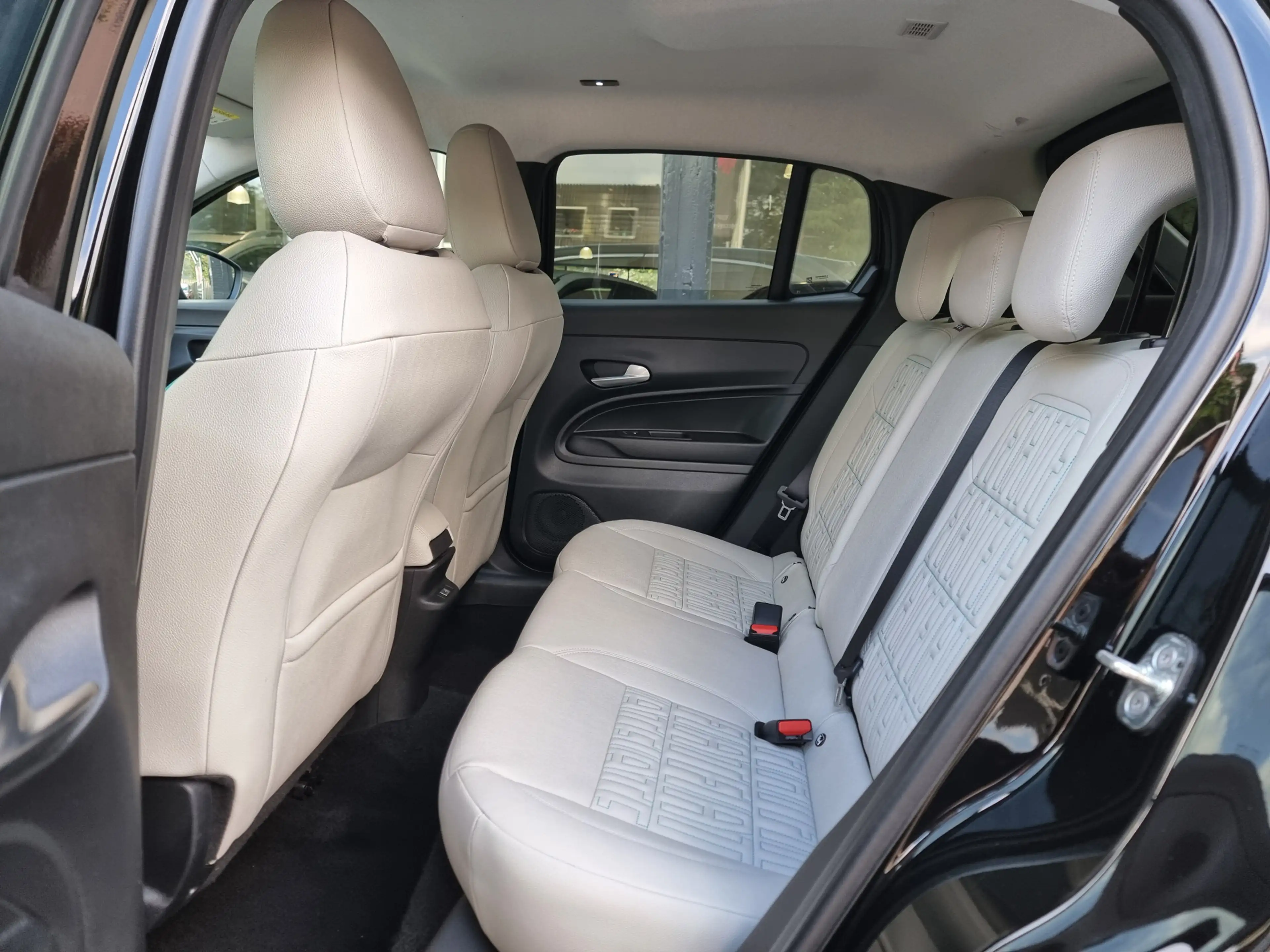 Fiat 600 1.2 Hybrid La Prima | Alle opties | Massage stoel — photo 28