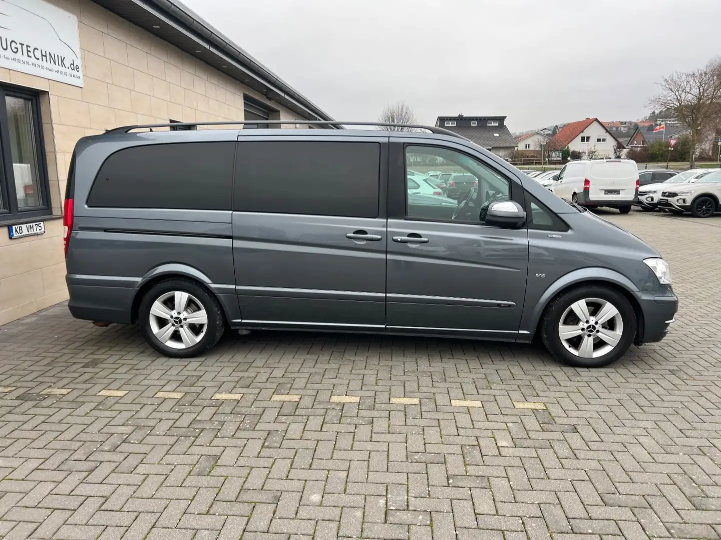 Mercedes-Benz Viano 3.0 CDI Trend Edition L Navi*AHK*R-Kam*Xen Szürke - 2
