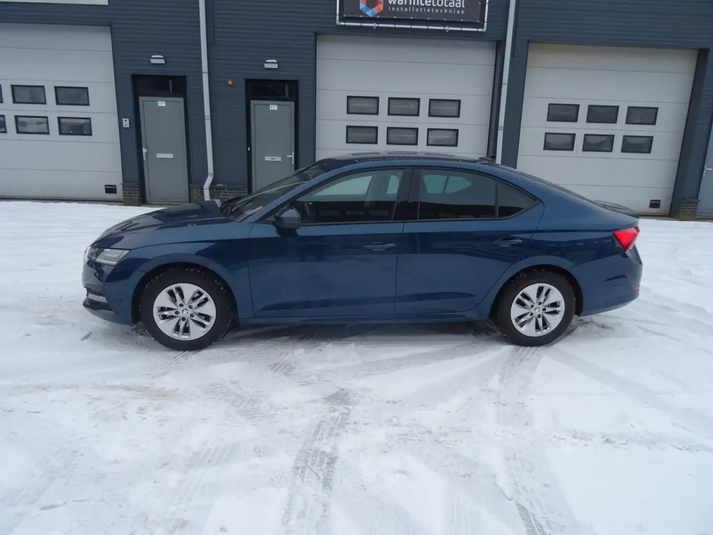 Skoda Octavia 1.0 e-TSI Ambition automaat Blau - 2