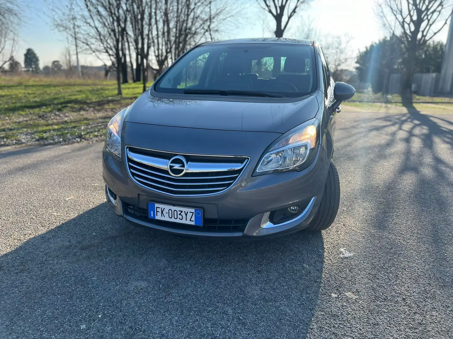 Opel Meriva 1.6 cdti Innovation (cosmo) s SI NEOPATENTATI Zwart - 1