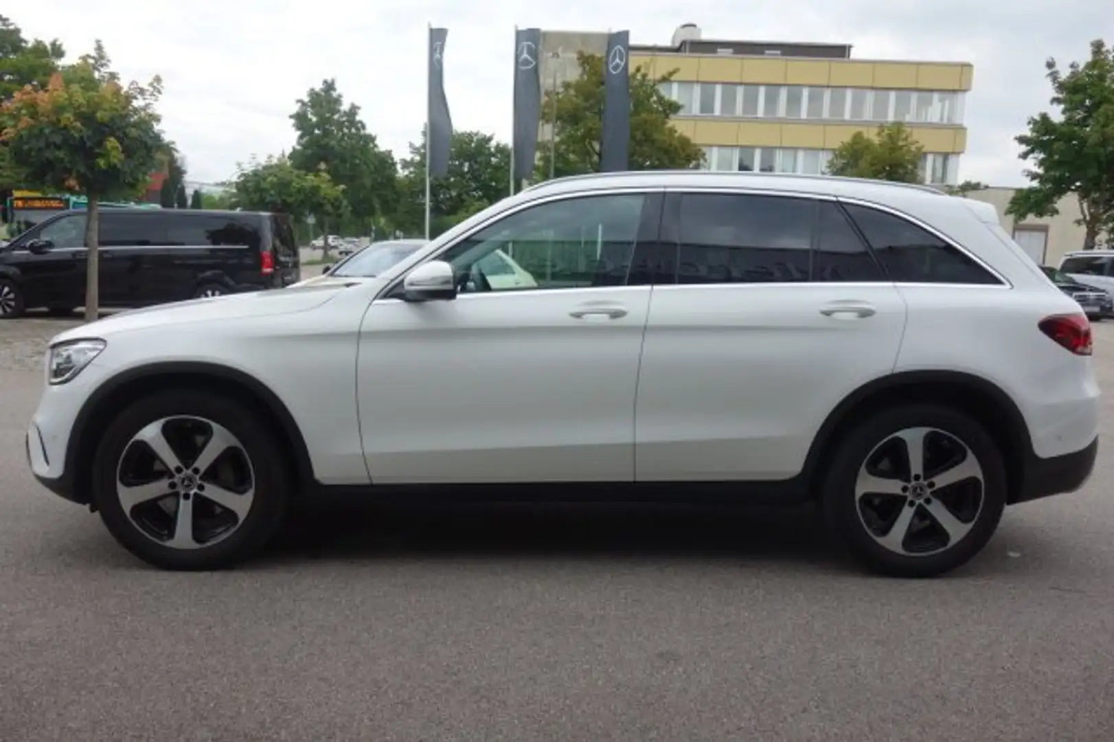 Mercedes-Benz GLC 200 GLC 200 4MATIC EXCLUSIVE LED KAMERA NAVI SHZ EAS White - 2