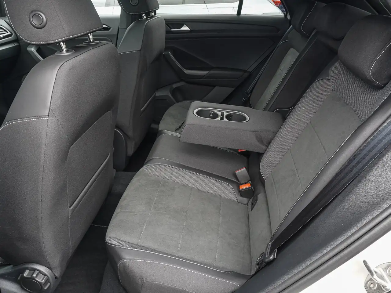 Volkswagen T-Roc 1.5 TSI DSG R-Line PANO MASSAGE NAVI LED, миниатюра 17