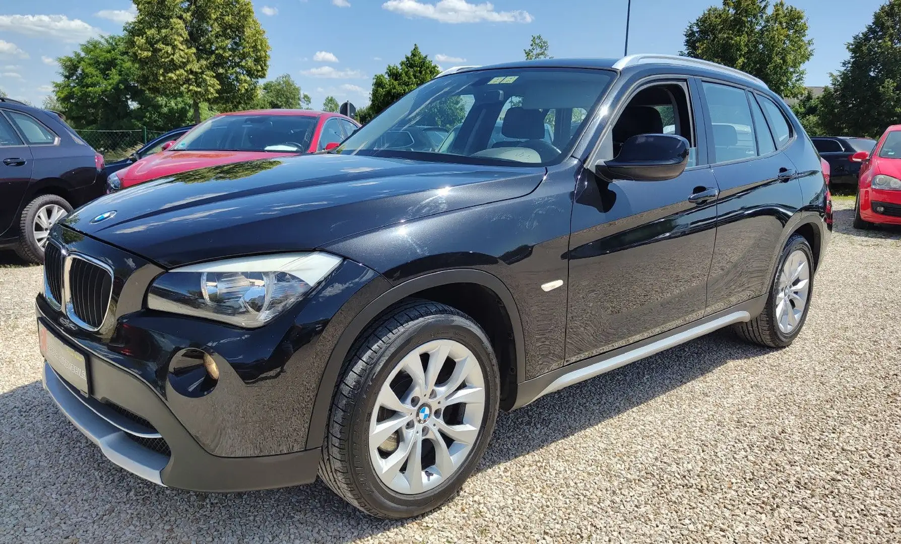 BMW X1 18 d xDrive 4x4 - 1.Hand* TÜV 5.2026* Noir - 1