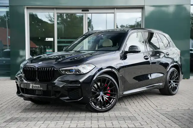 BMW X5 view 2