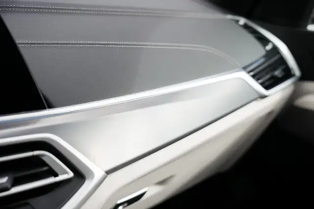 BMW X5 view 16