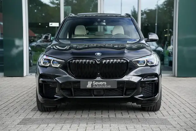 BMW X5 view 8