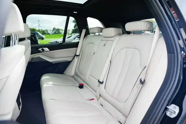 BMW X5 view 22
