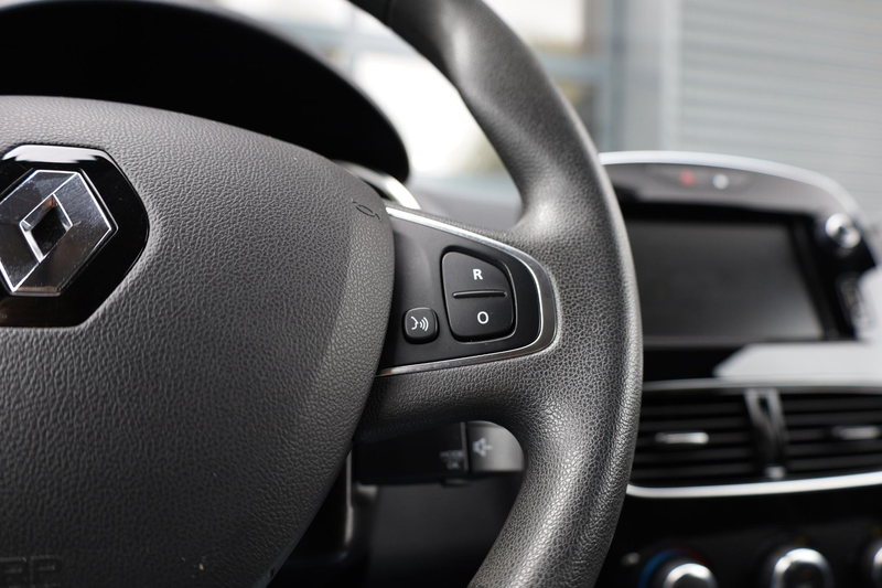 Renault Clio Estate 0.9 TCe Zen |Keyless |Cruise Control |Navi — photo 32