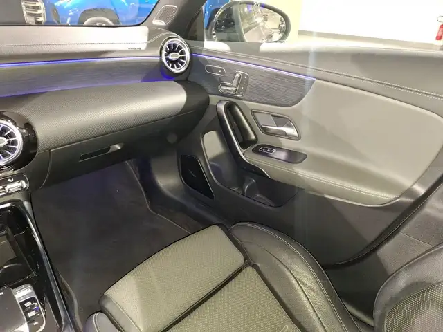Mercedes-Benz Cla view 9