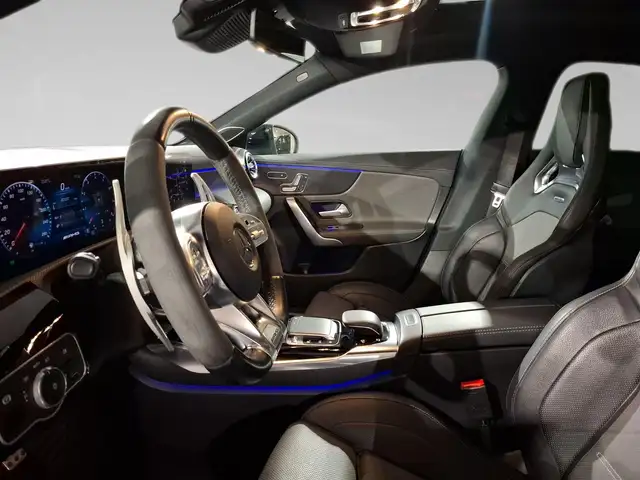 Mercedes-Benz Cla view 4