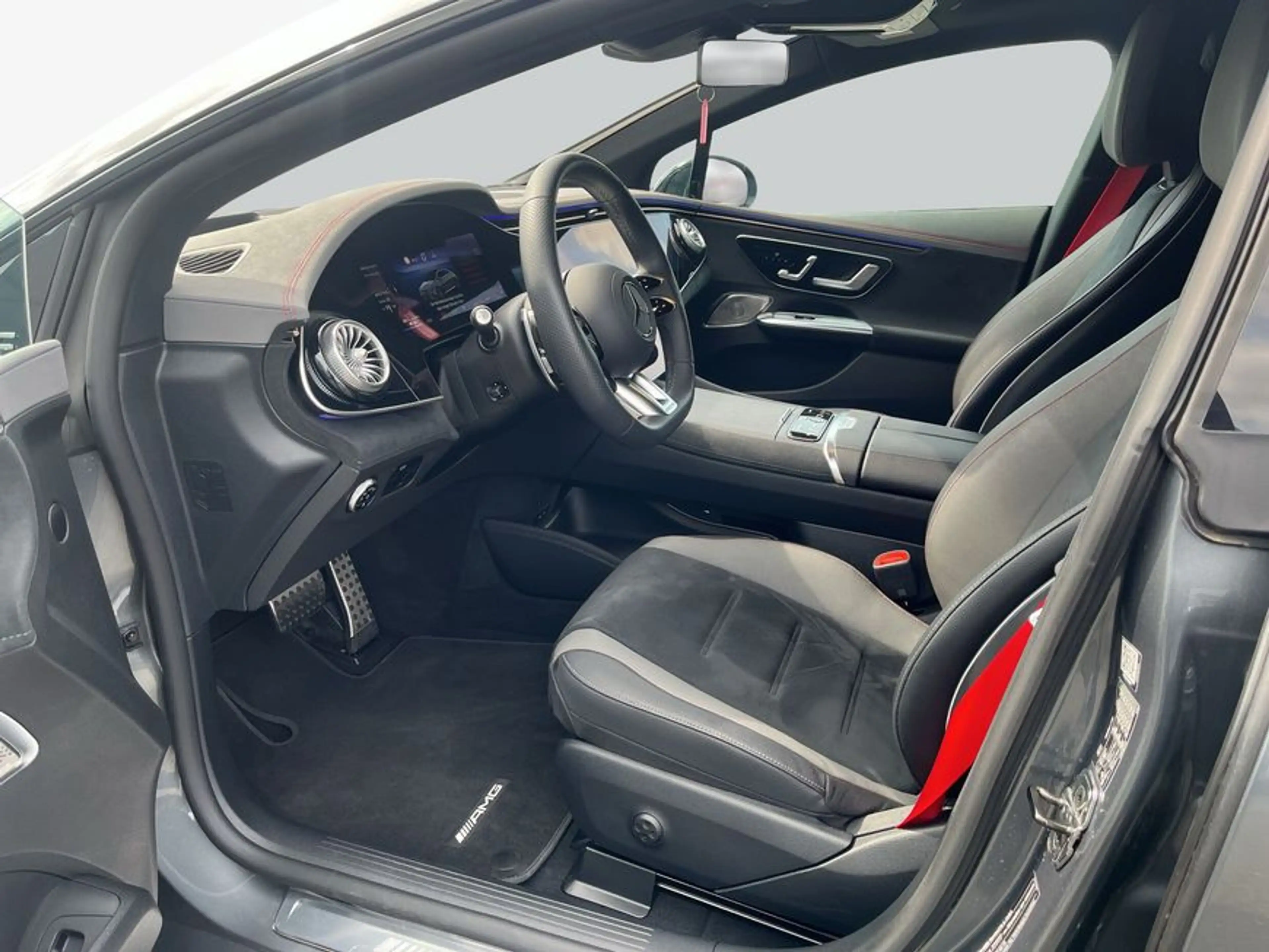 Mercedes-Benz EQE 43 EQE — photo 10