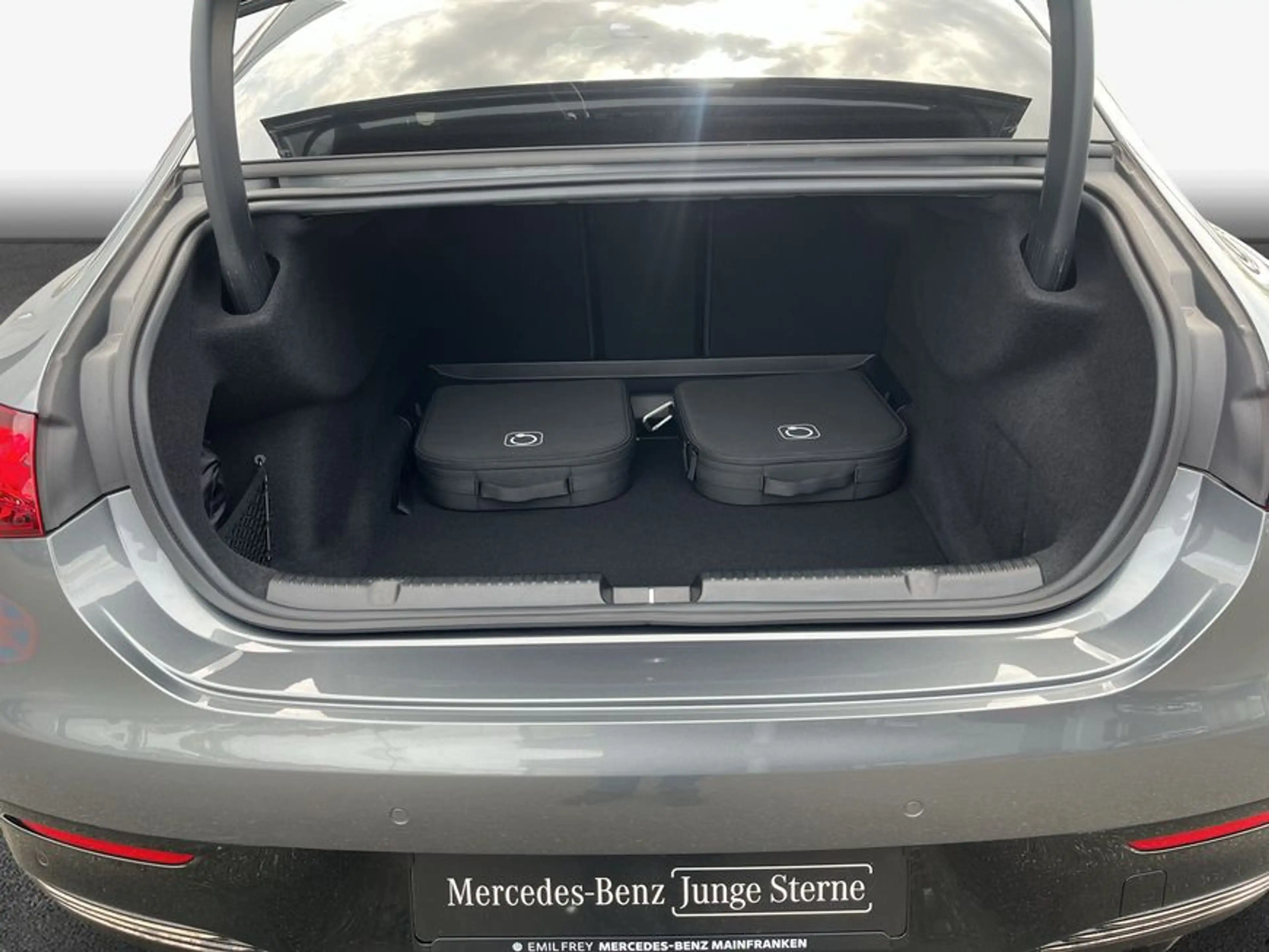 Mercedes-Benz EQE 43 EQE — photo 9