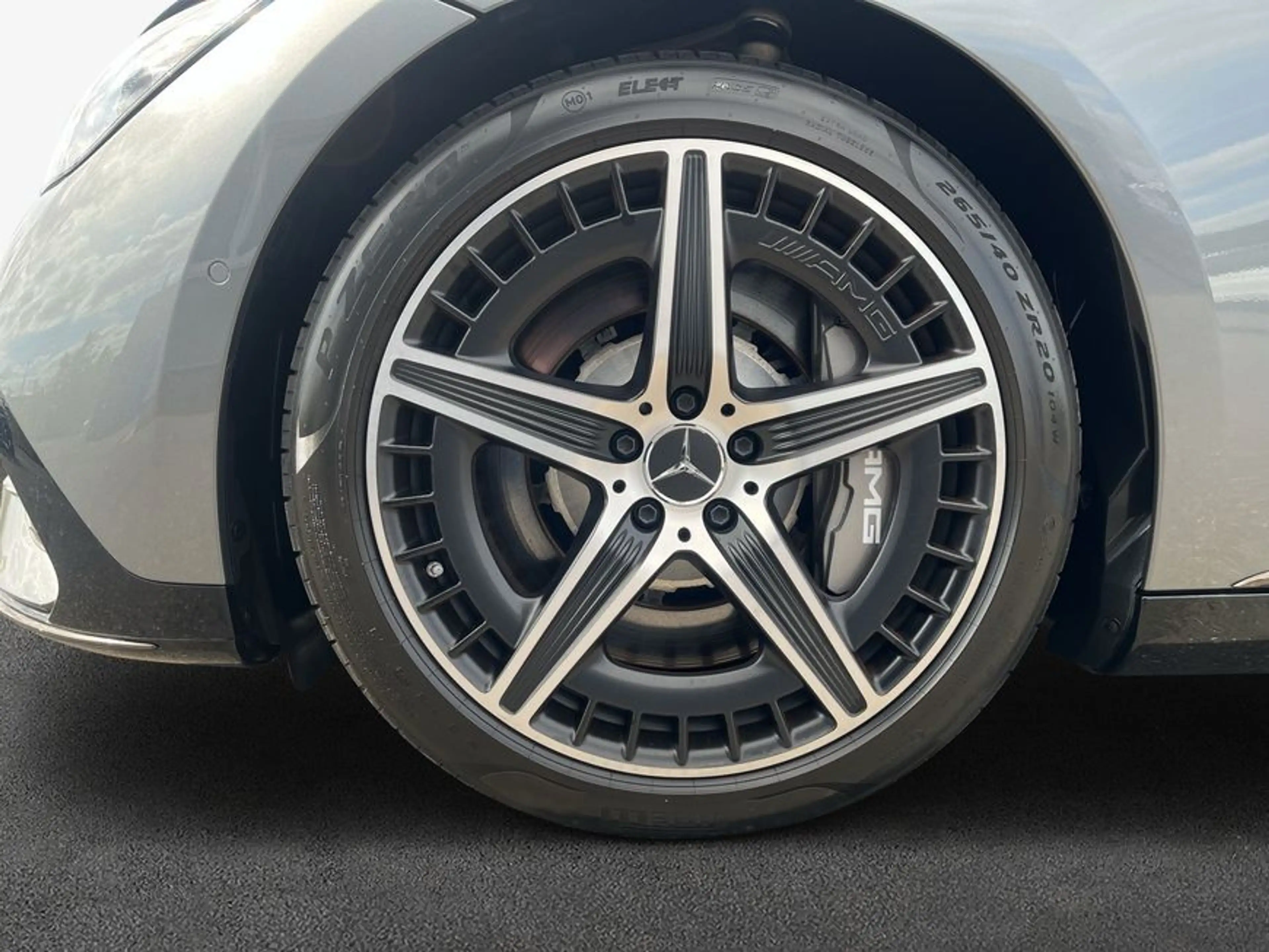 Mercedes-Benz EQE 43 EQE — photo 8
