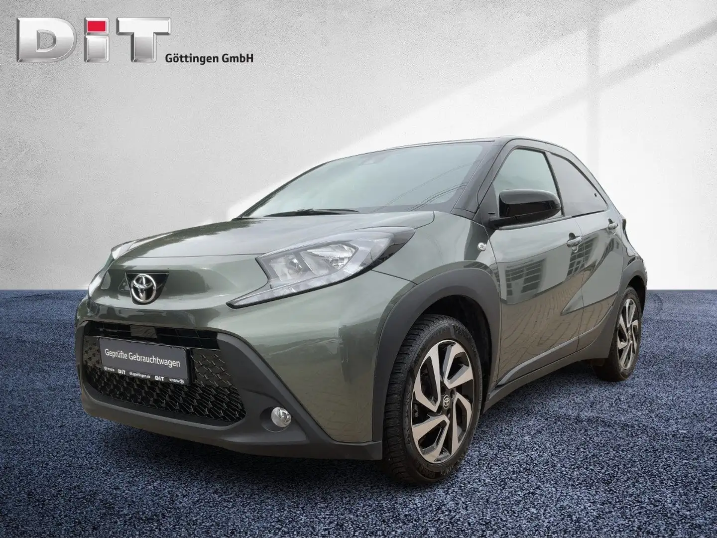 Toyota Aygo 1.0 Pulse ACC+Navi+SHZ+Fernlichtass.+Kam. Schwarz - 2