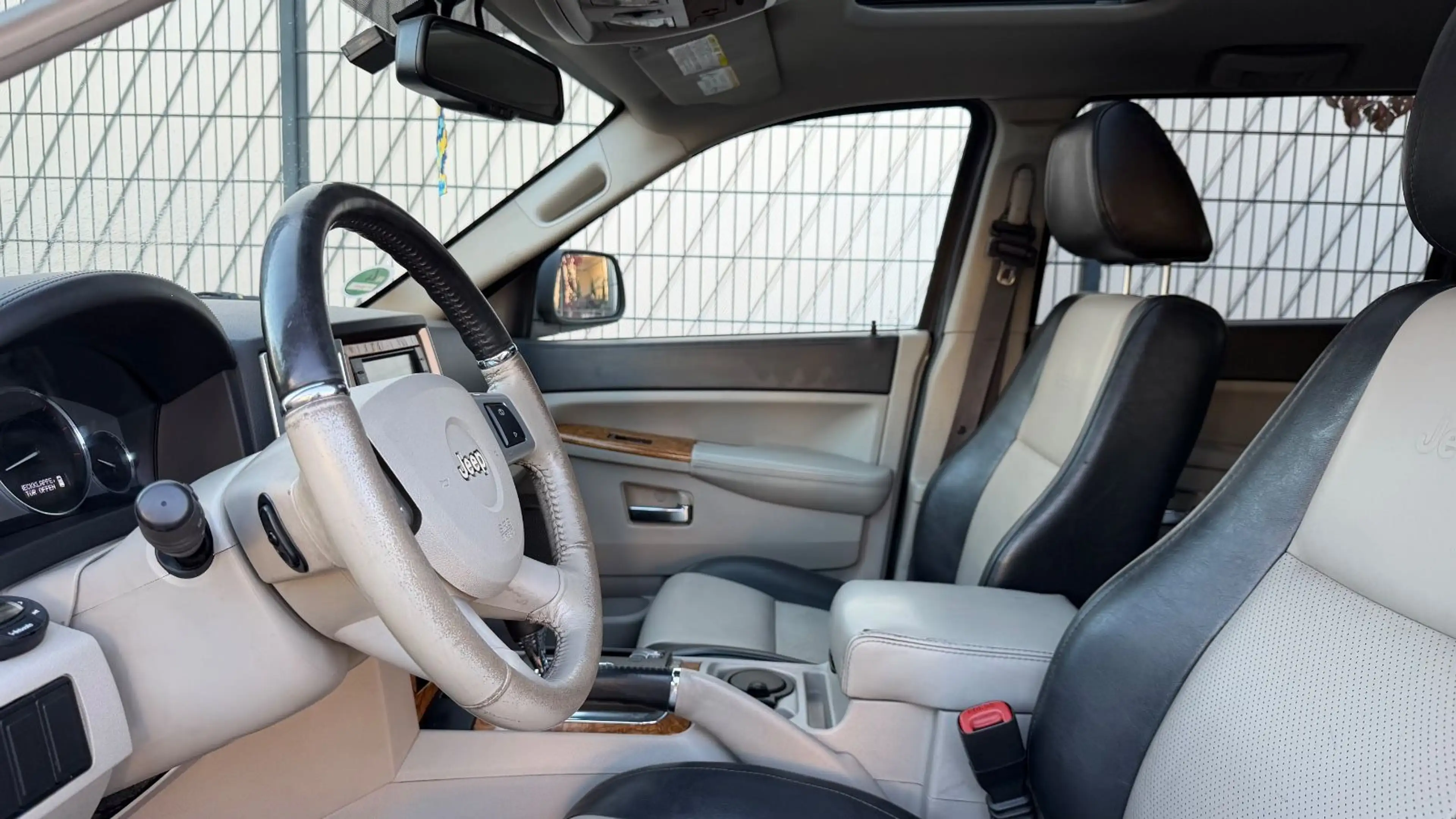 Jeep Grand Cherokee 3.0 CRD 4X4 AUTOMATIK TÜV,SHZ,AHK — photo 13