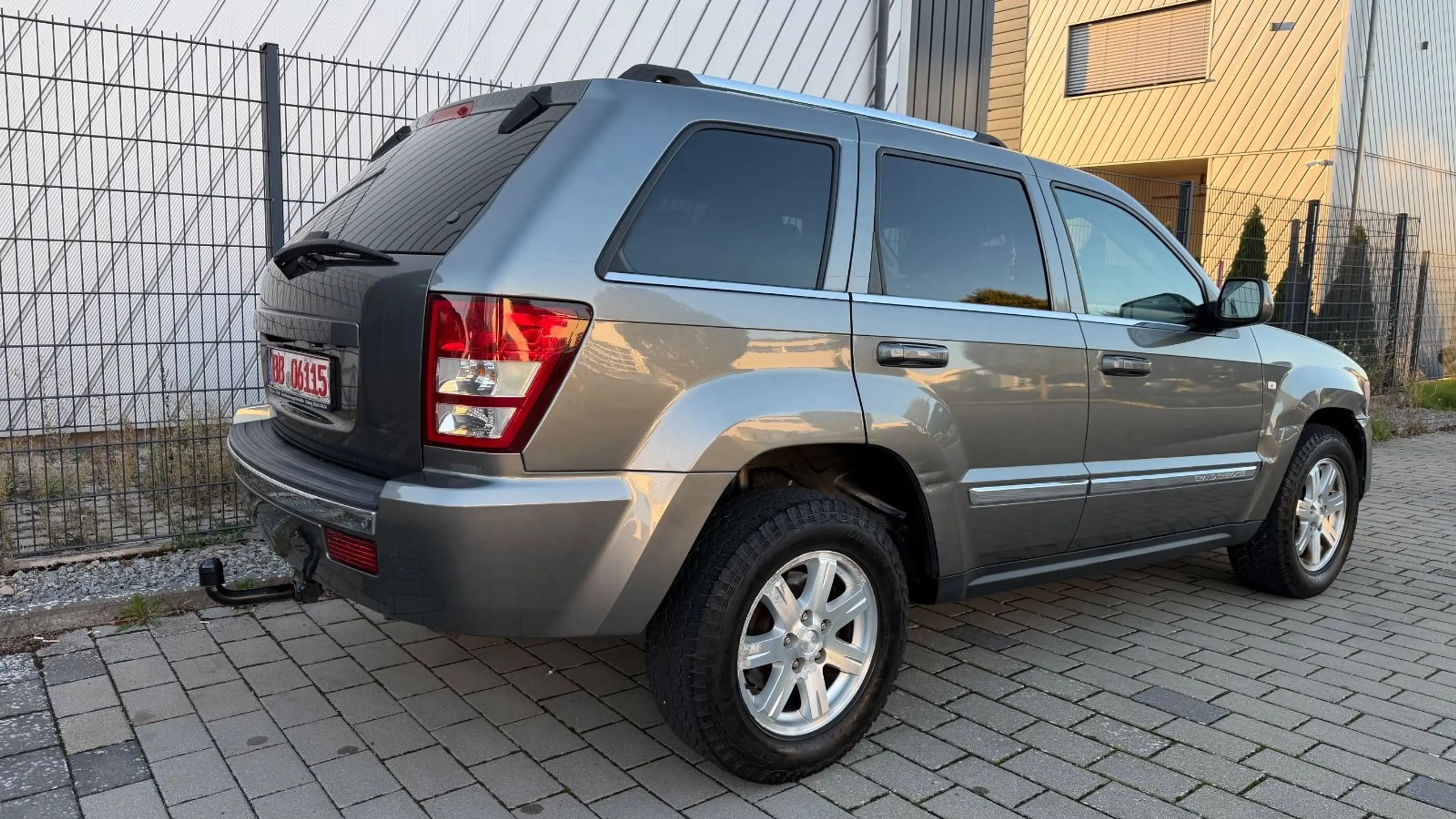 Jeep Grand Cherokee 3.0 CRD 4X4 AUTOMATIK TÜV,SHZ,AHK — photo 6
