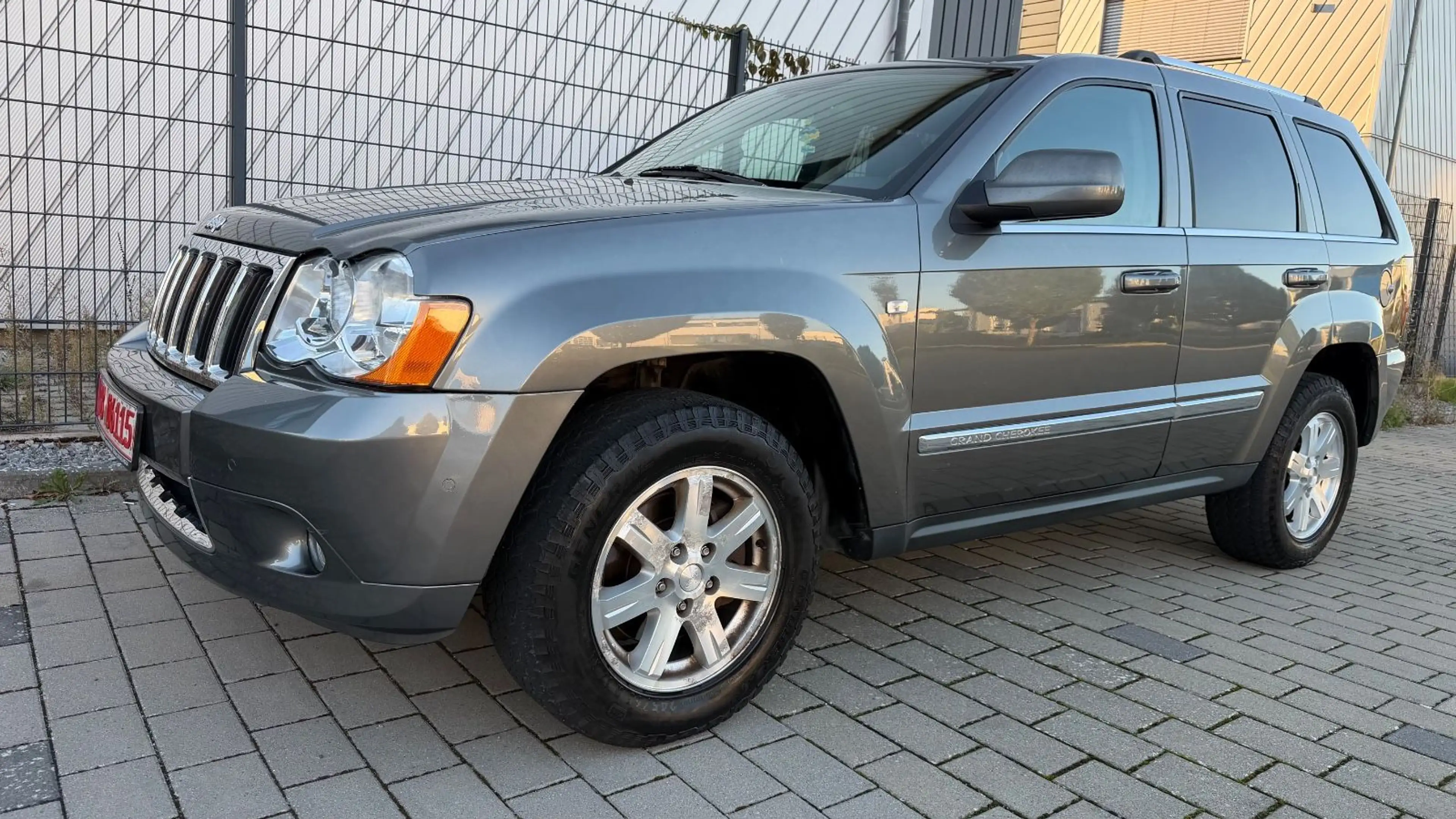 Jeep Grand Cherokee 3.0 CRD 4X4 AUTOMATIK TÜV,SHZ,AHK