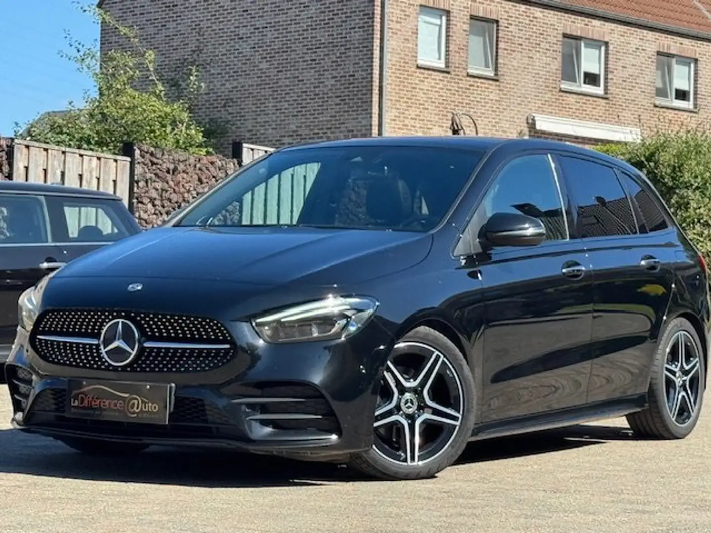 Mercedes-Benz B 180 Full Pack AMG int / ext - Clim - Alcantara - Clim Noir - 1
