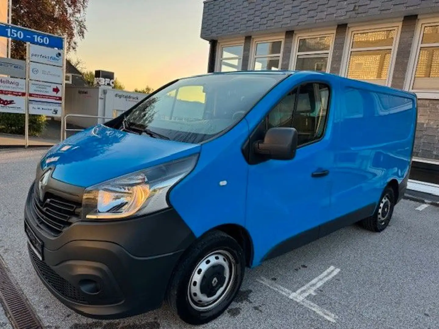 Renault Trafic Kasten L1H1 2,7t Komfort Klima 1.Hand Blau - 1