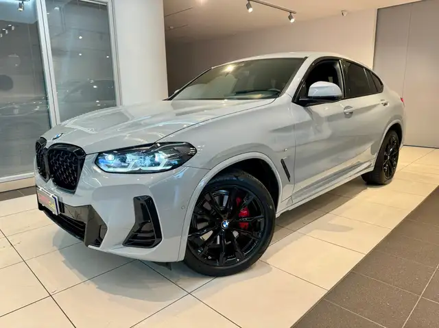 BMW X4 view 3