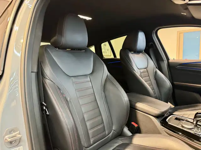 BMW X4 view 12