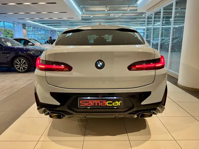 BMW X4 view 6