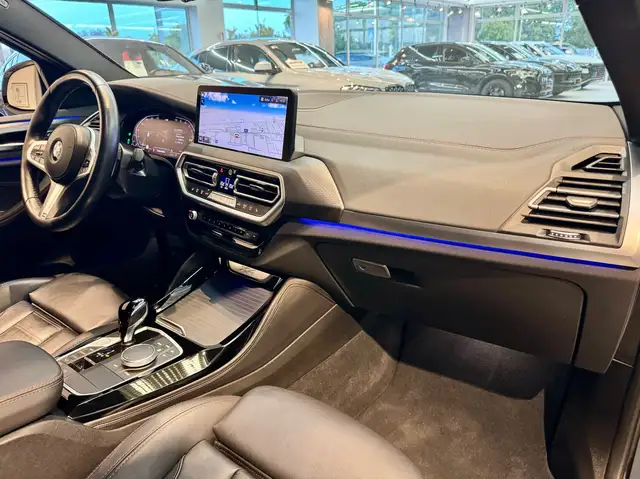 BMW X4 view 14