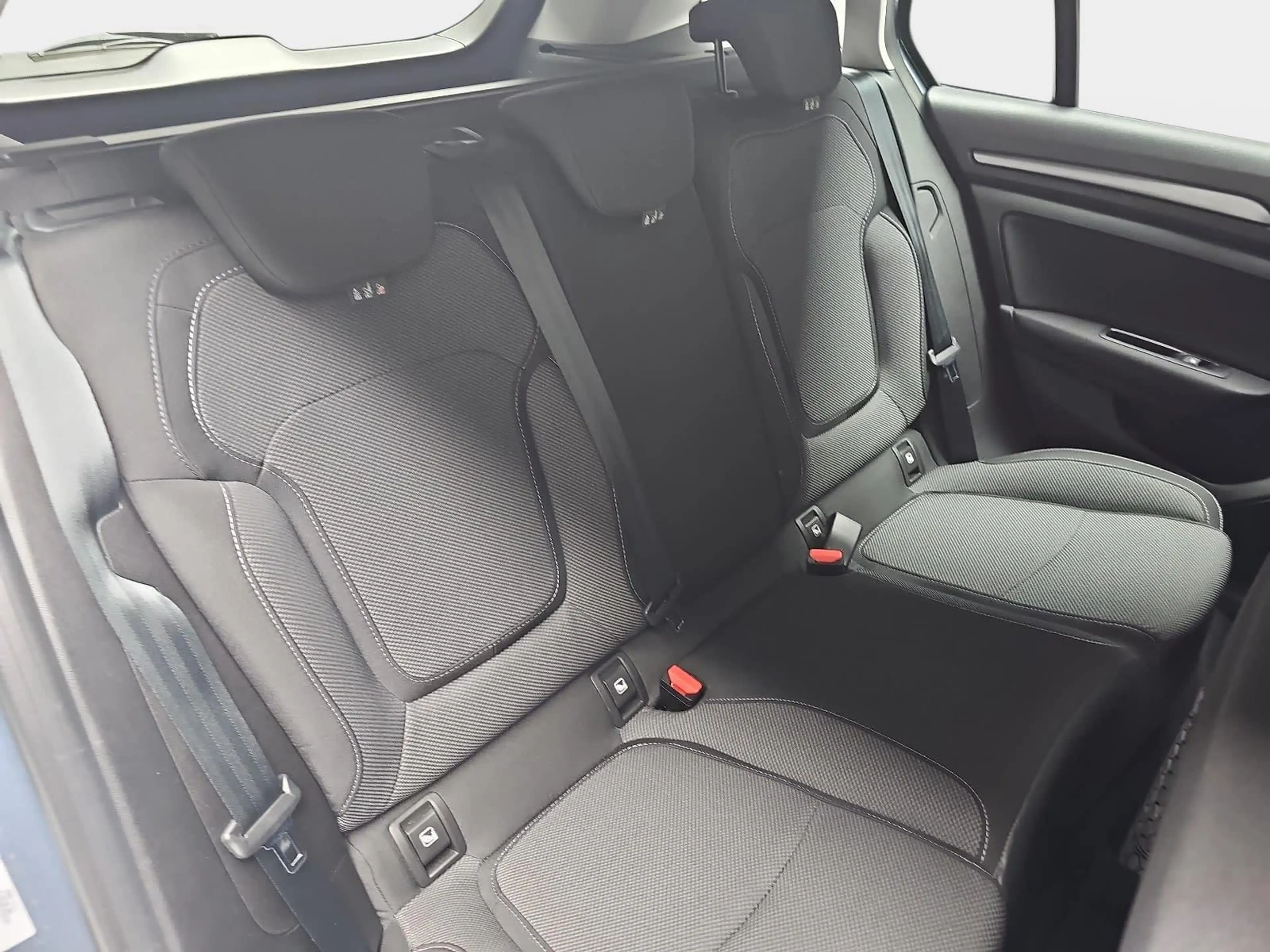 Renault Megane MEGANE 1.5 BLUE DCI 115 GRANDTOUR GRA DAB — photo 19