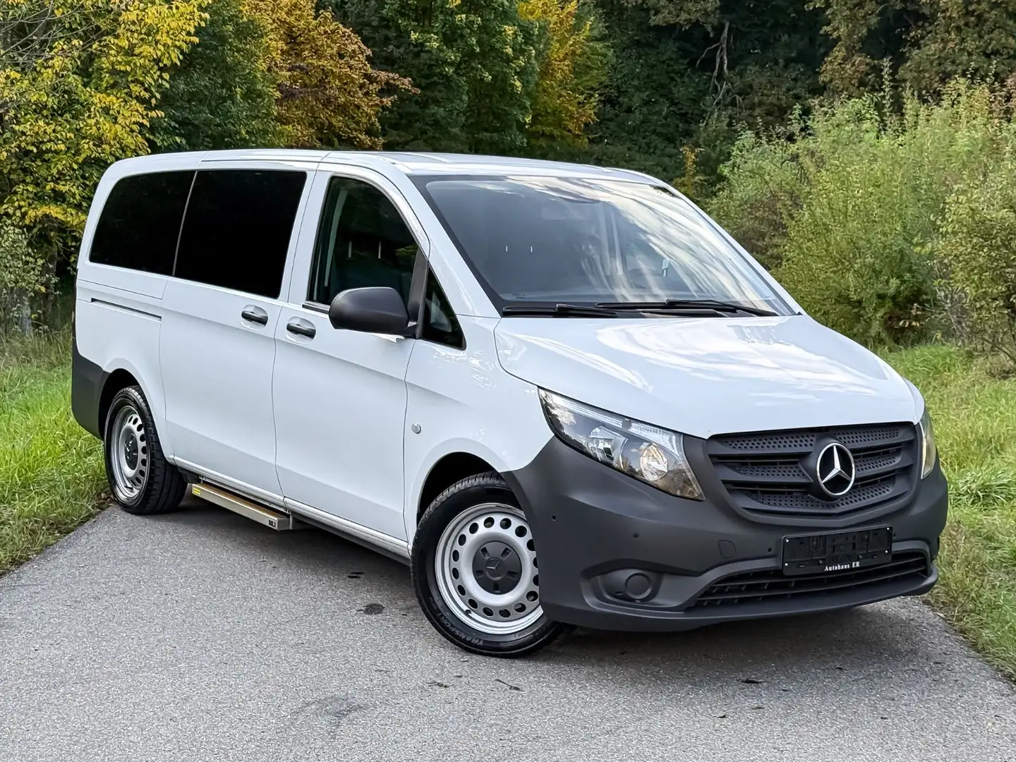 Mercedes-Benz Vito Tourer 119CDI lang  9-SITZ|LEDER|AHK|AUTOM. Weiß - 2