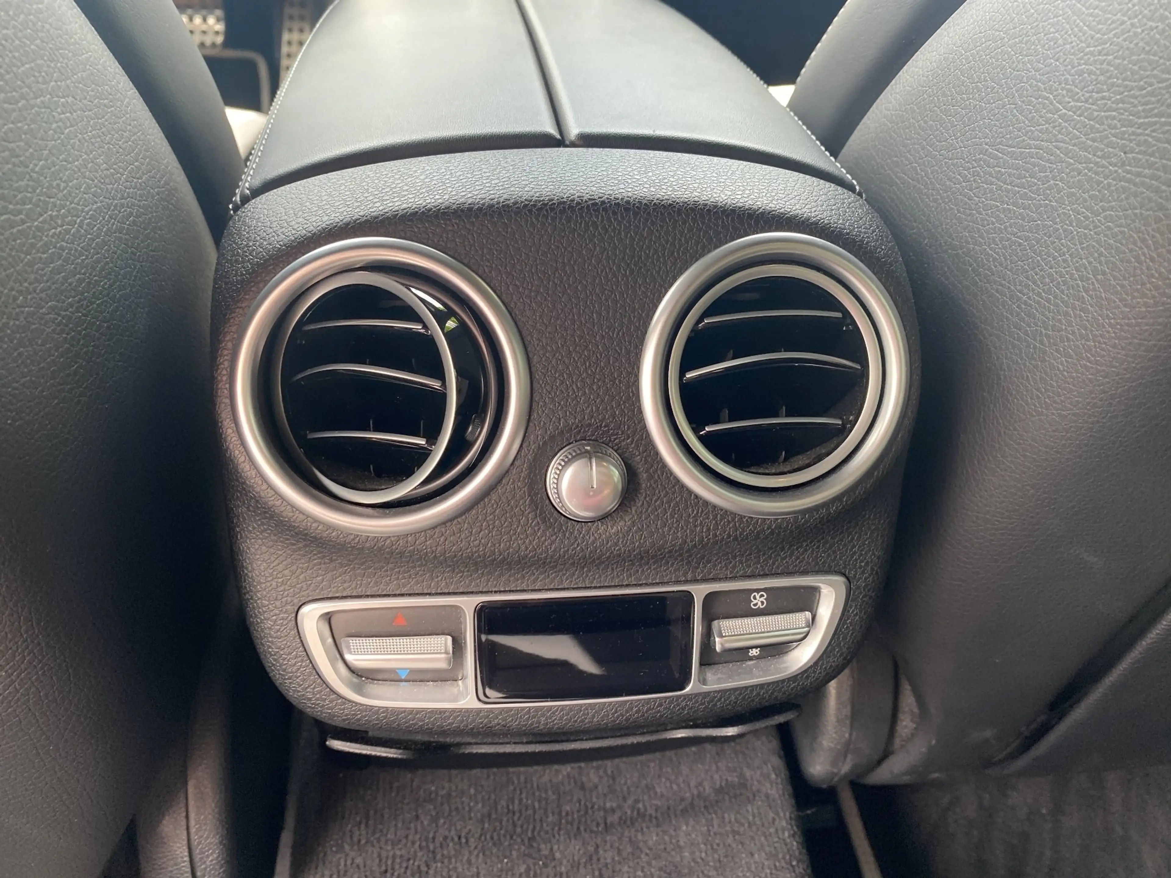Mercedes-Benz C 350 T-Modell AMG Line — photo 9