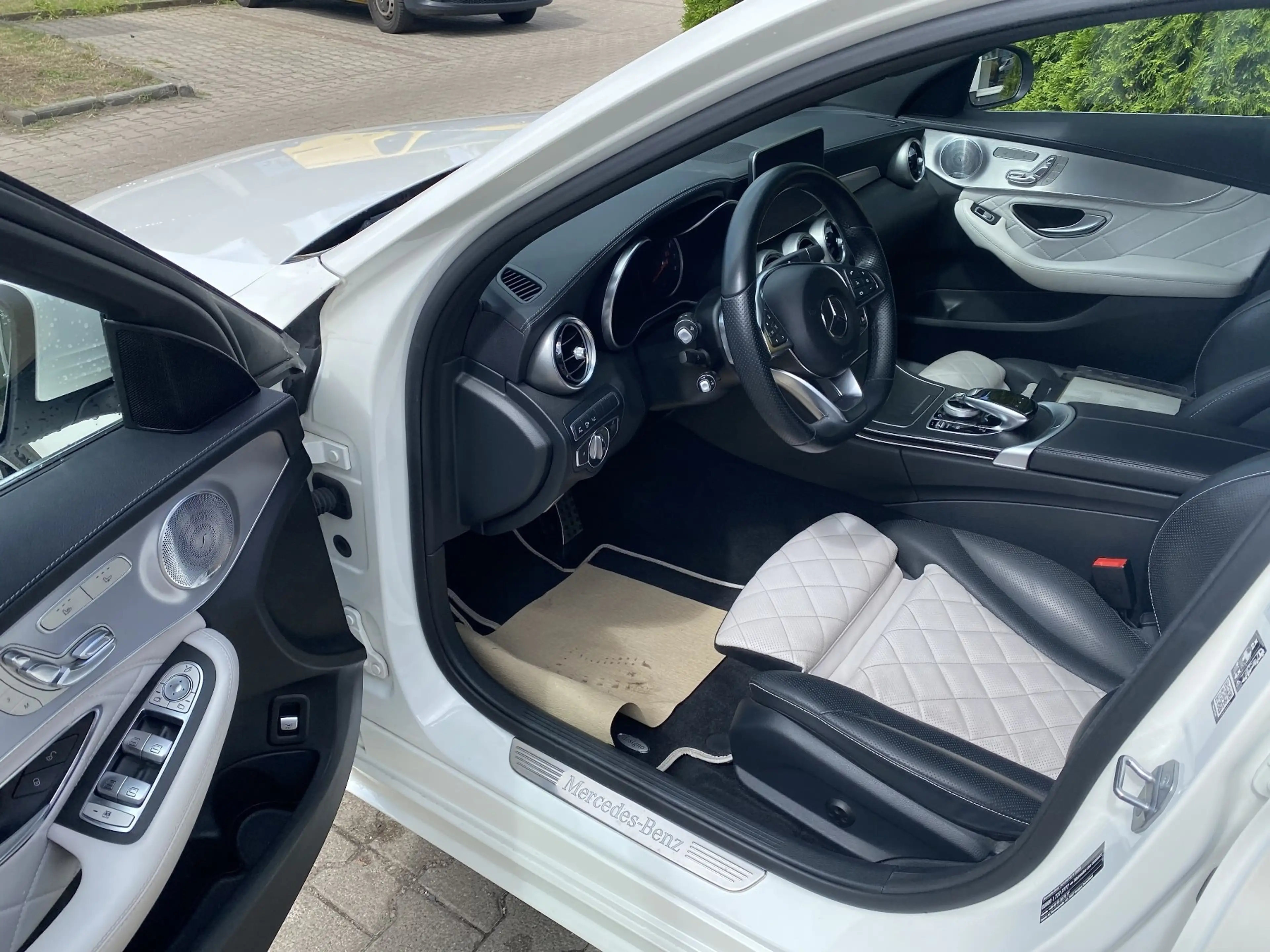 Mercedes-Benz C 350 T-Modell AMG Line — photo 10