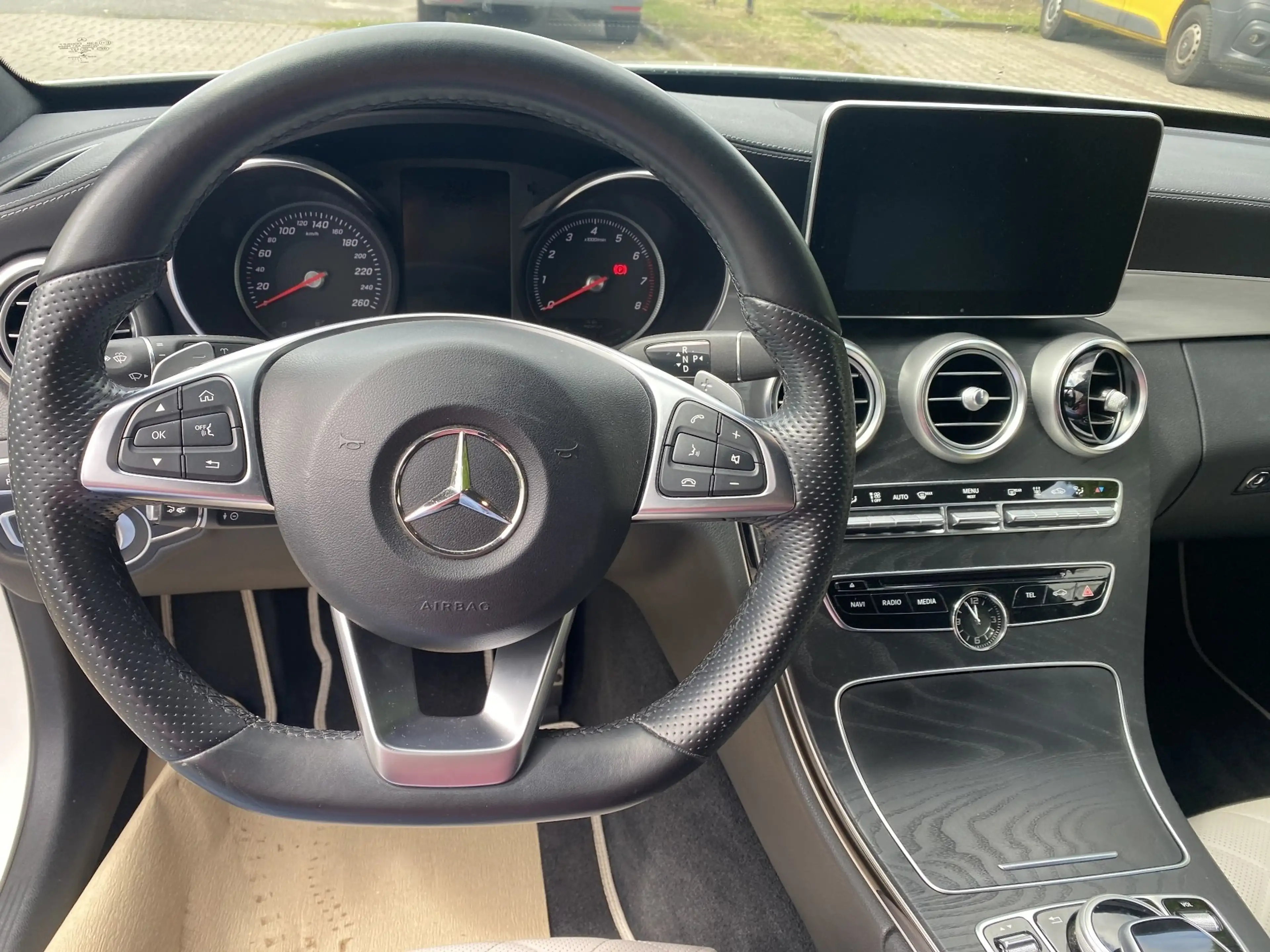 Mercedes-Benz C 350 T-Modell AMG Line — photo 11