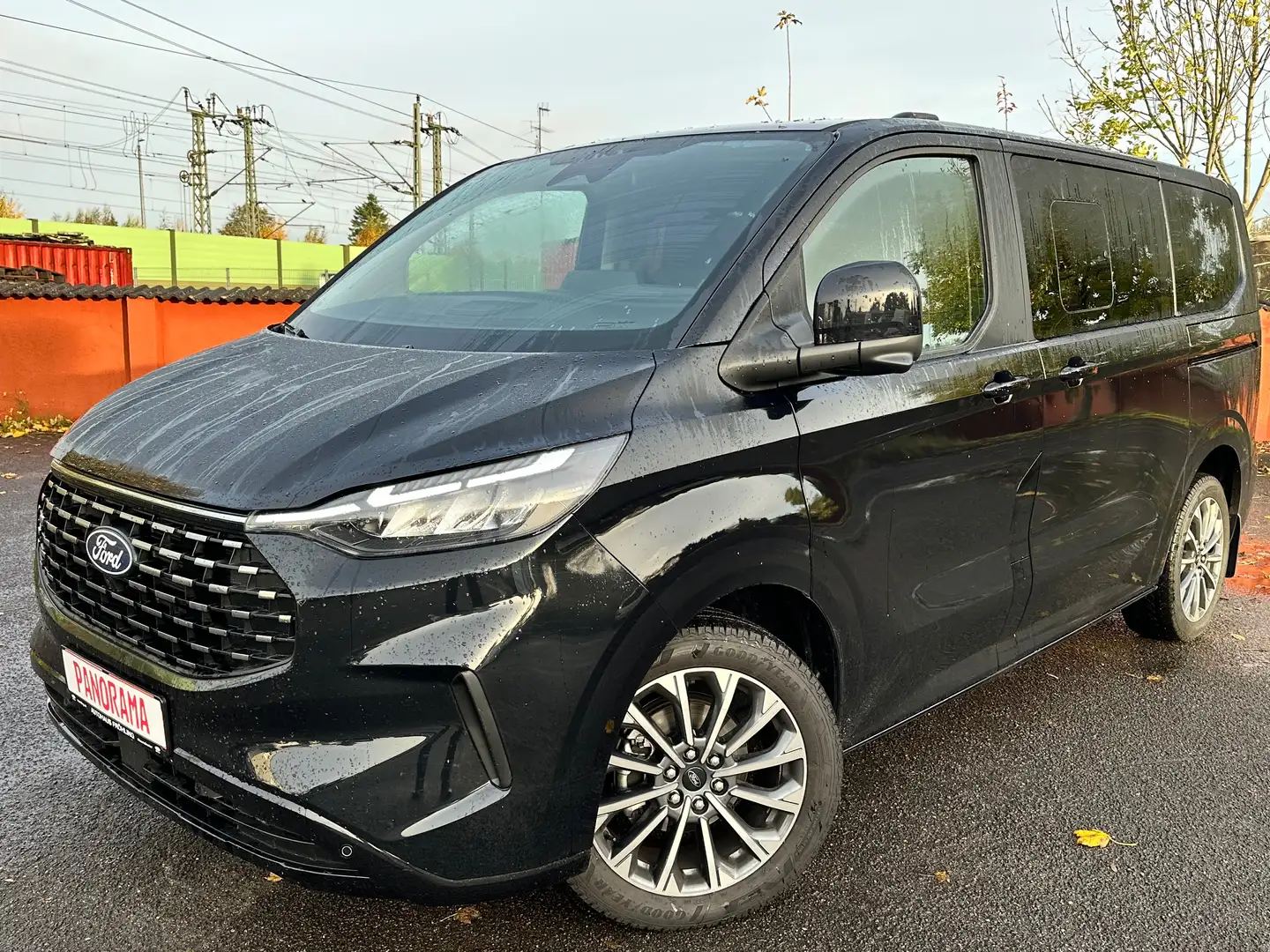 Ford Tourneo Custom L1 Tourneo Titanium X AWD Panorama, AHK Schwarz - 1